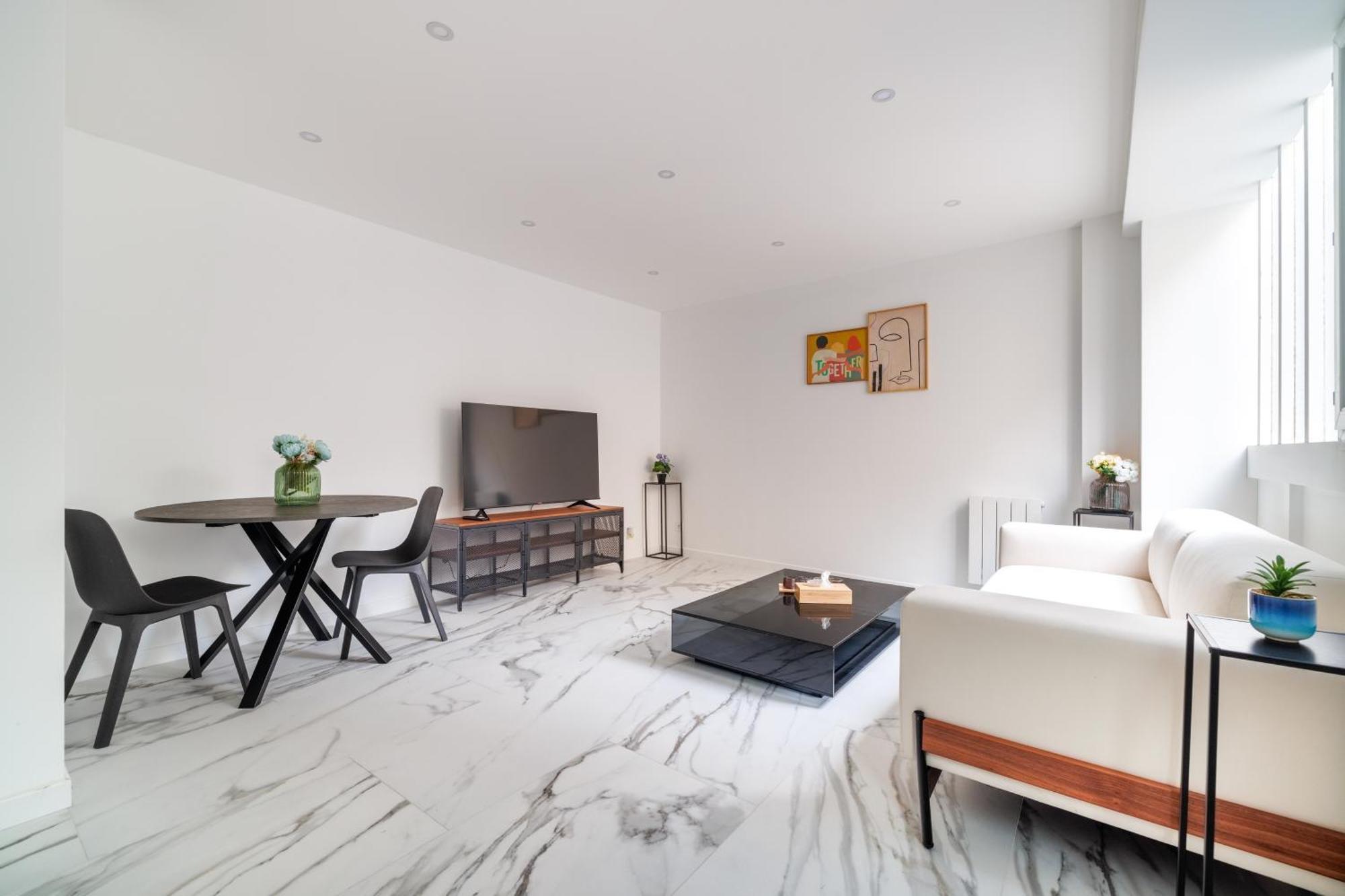 Spacious Flat For 4 People #1 Asnieres-sur-Seine Luaran gambar